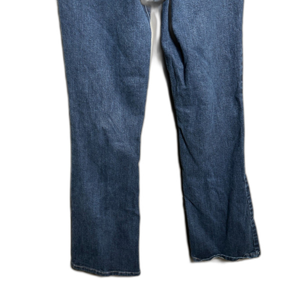 Levi’s 515 Bootcut Women’s Jeans Size 8 Blue Denim Mid Rise Flare Leg USA - Picture 3 of 8
